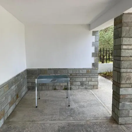 Amazing 2 Bedroom In A Seaside Vila *