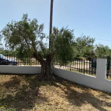 Amazing 2 Bedroom In A Seaside Vila *