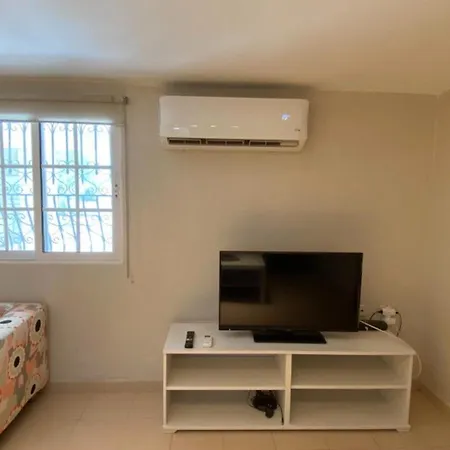 Amazing 2 Bedroom In A Seaside Vila Vergia