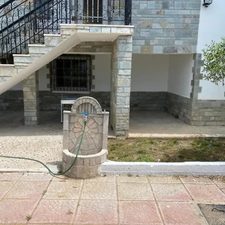 Case de vacanță Amazing 2 Bedroom In A Seaside Vila
