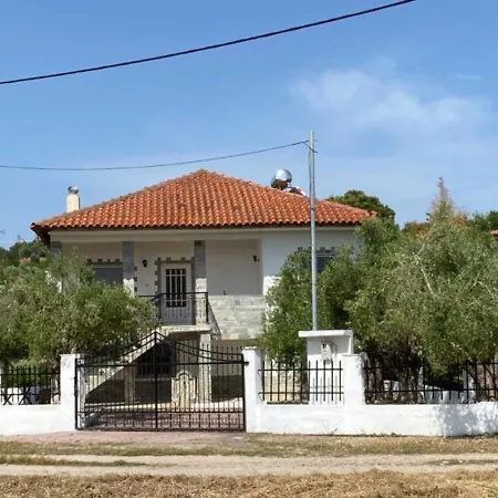 Amazing 2 Bedroom In A Seaside Vila